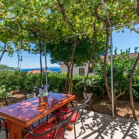 Ruhiggelegenes Mit Terrasse In Strandnaehe By Interhome Apartman