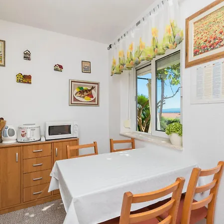 Ruhiggelegenes Mit Terrasse In Strandnaehe By Interhome * Trogir
